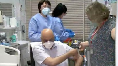 Dr. Raed Arafat s-a vaccinat public la Centrul “Dimitrie Gerota” din București