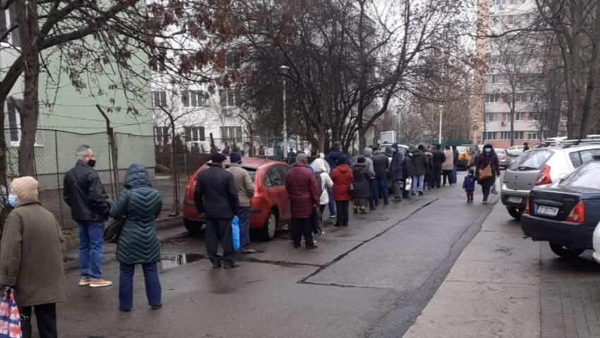 Bucurestenii se inghesuie sa isi achite datoriile