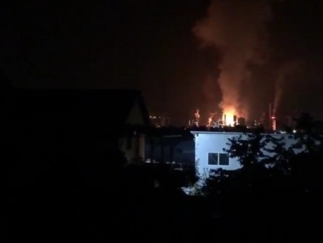 Explozie urmată de incendiu la Combinatul Chimic Azomureş, o persoană rănită