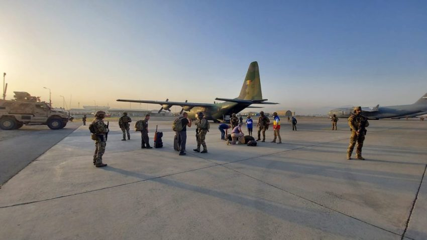Continuă evacuarea din Afganistan cu aeronava C-130 Hercules a Forțelor Aeriene Române!