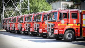 IGSU: Mijloace de intervenţie din judeţele învecinate, dislocate pentru ajutorul pompierilor din Bucureşti