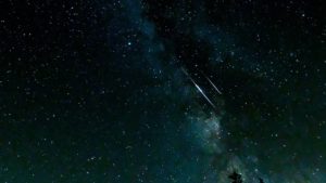 August aduce spectacolul Perseidelor. Când pot fi văzuți cei mai mulți meteori