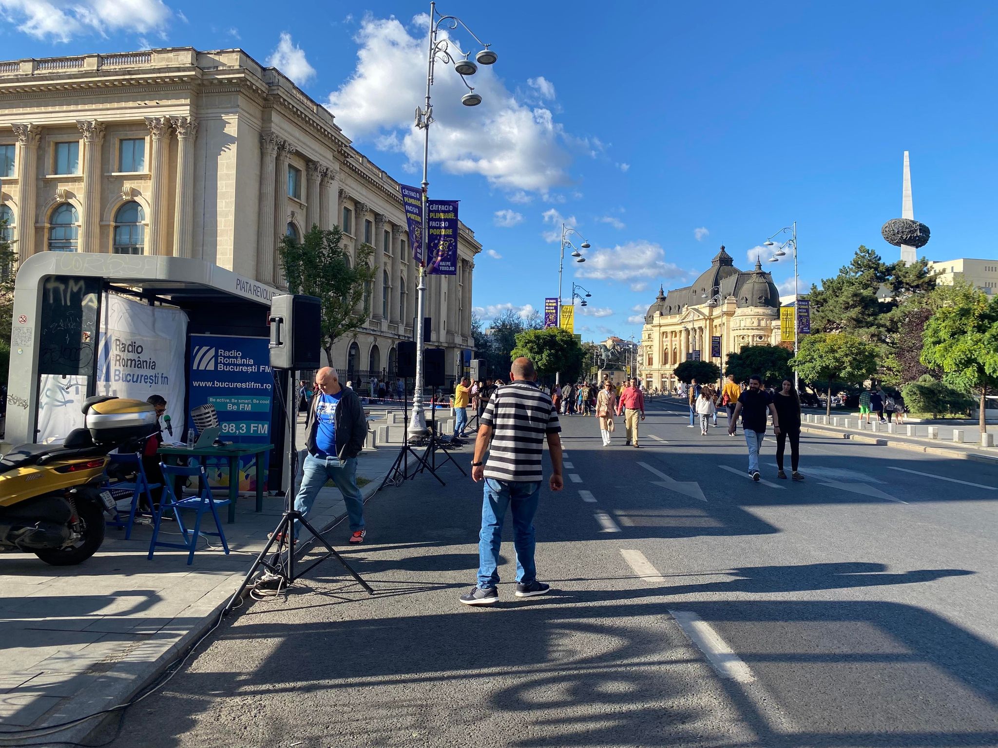 Tururi ghidate, dezbateri și expoziții, duminică, pe Calea Victoriei