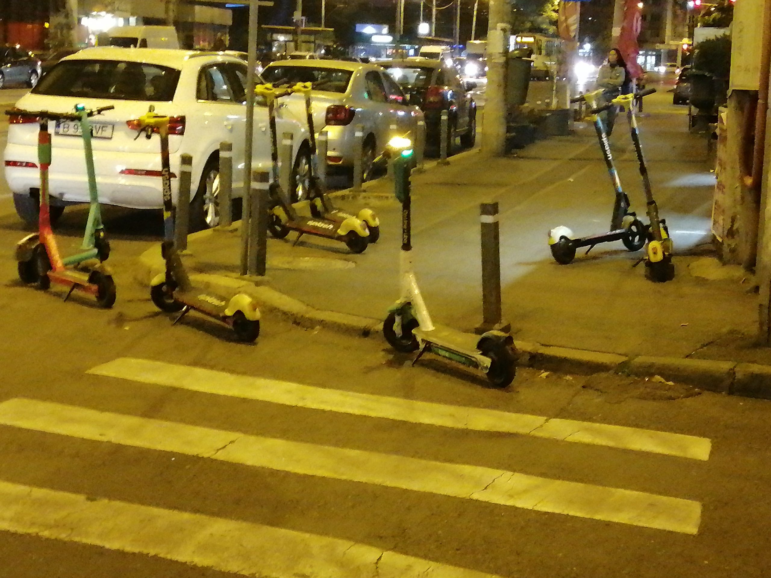 Camera Deputaților a adoptat Legea RCA: trotinetele și bicicletele electrice, incluse în asigurarea obligatorie