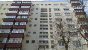 Senat: Tinerii sub 35 de ani pot da un avans de 5% la achiziţionarea unei locuinţe de până la 140.000 euro