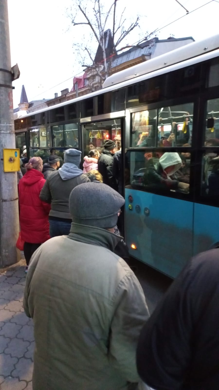 Stația de autobuz „Apusului” redevine funcțională