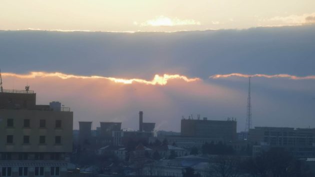 Vineri, vreme frumoasã şi caldã