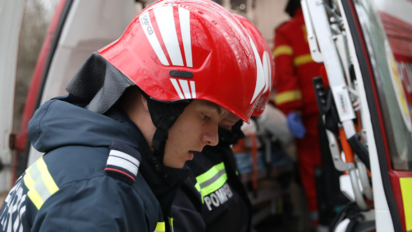 Incendiu la un apartament din Sectorul 4; un bărbat a fost găsit decedat