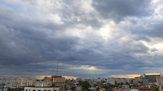 Vreme închisă în Capitală