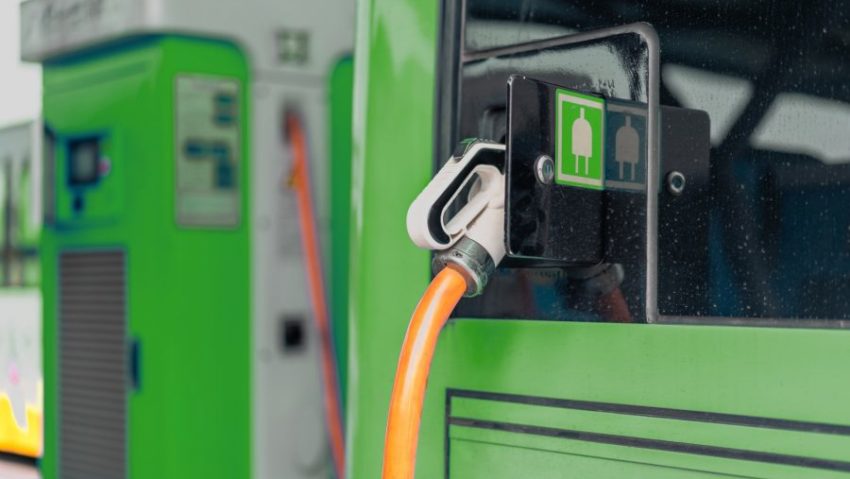 PPC: 16 staţii de încărcare pentru autovehiculele electrice, instalate în campusul Politehnica Bucureşti