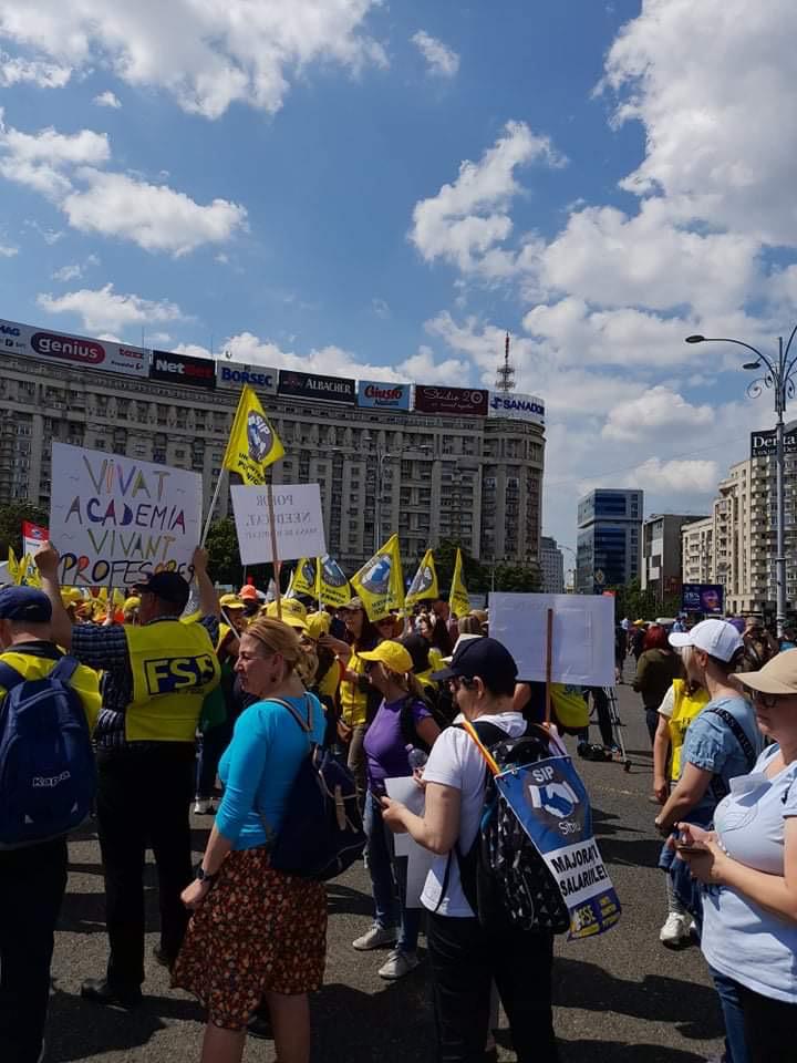 Proteste, miercuri, anunțate de angajații din vămi și cei din Educație