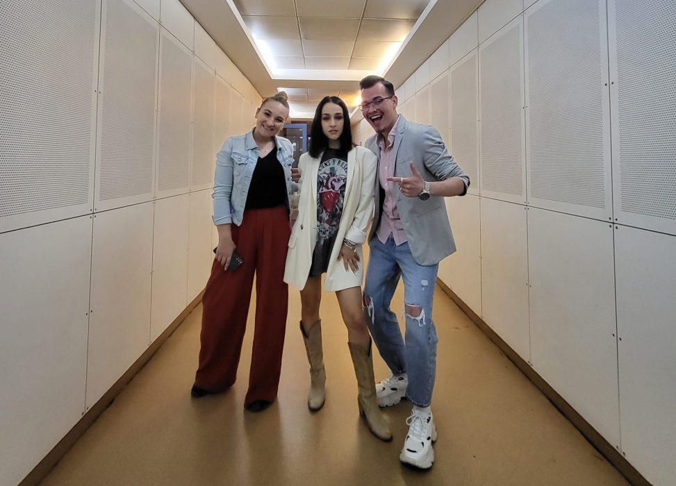 VIDEO: Holy Molly – „I-am spus mamei că o să devin Shakira!”