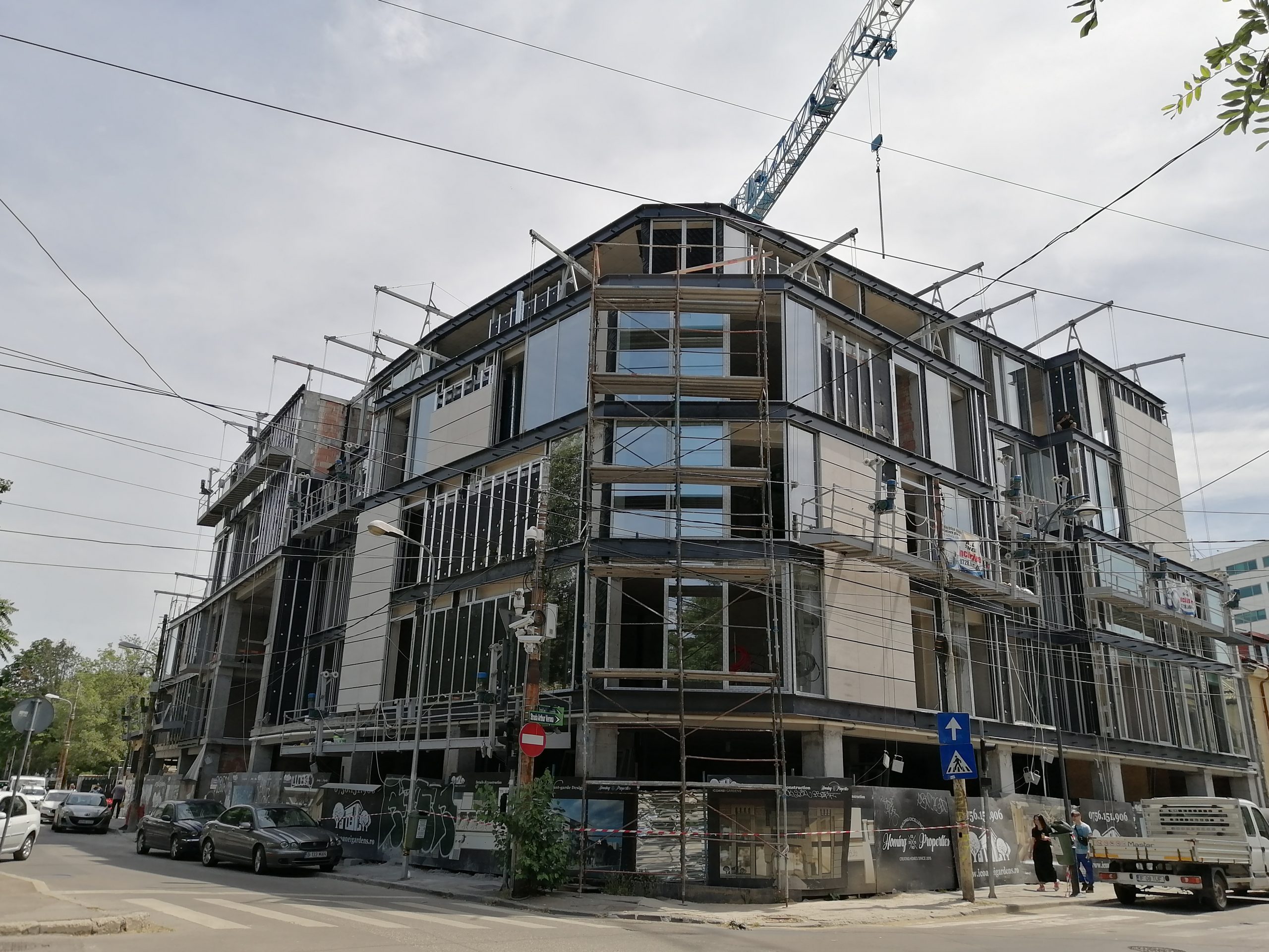 În centrul Bucureștiului se tot construiesc clădiri fără autorizație!