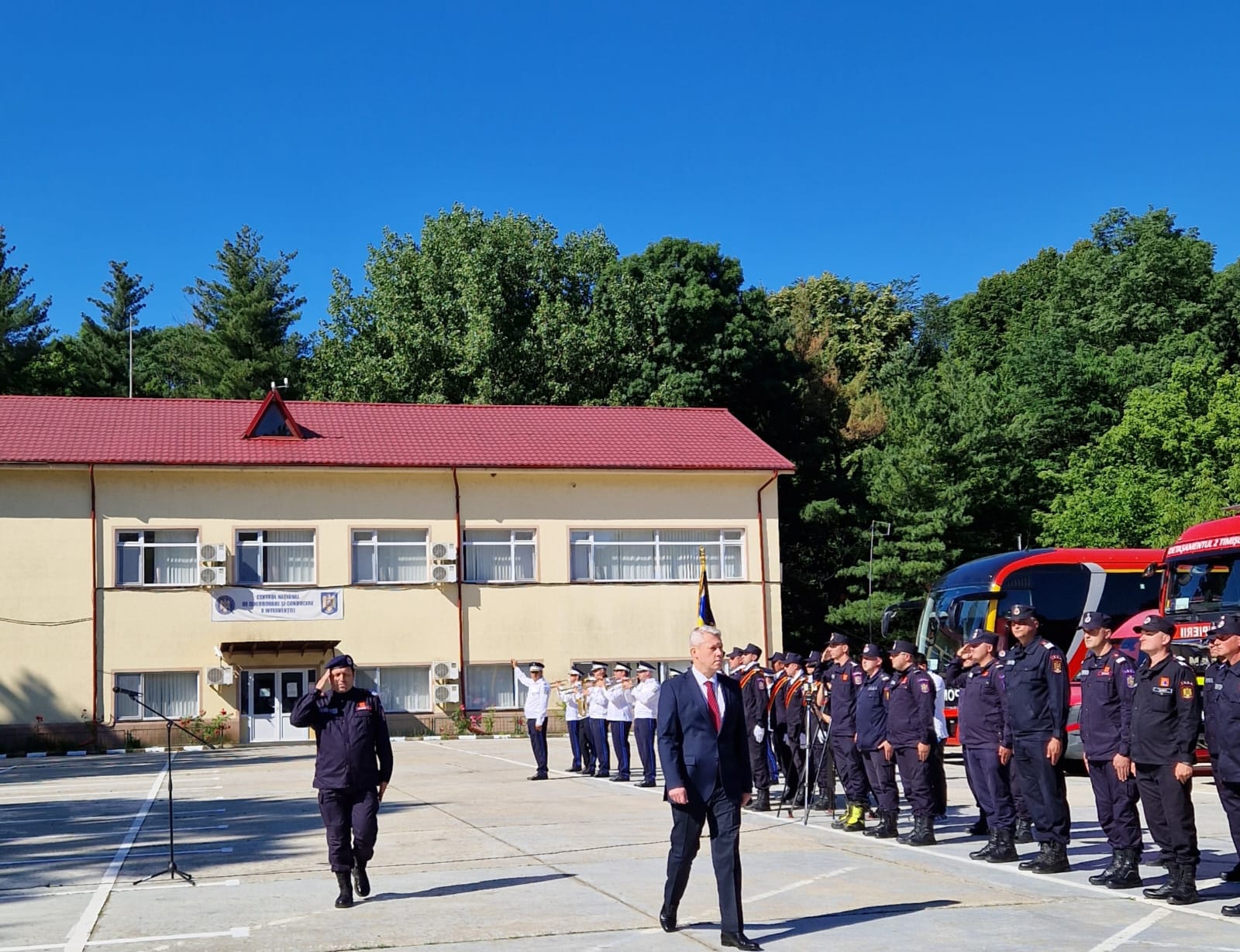 Primii 40 de pompieri au plecat în misiune în Grecia