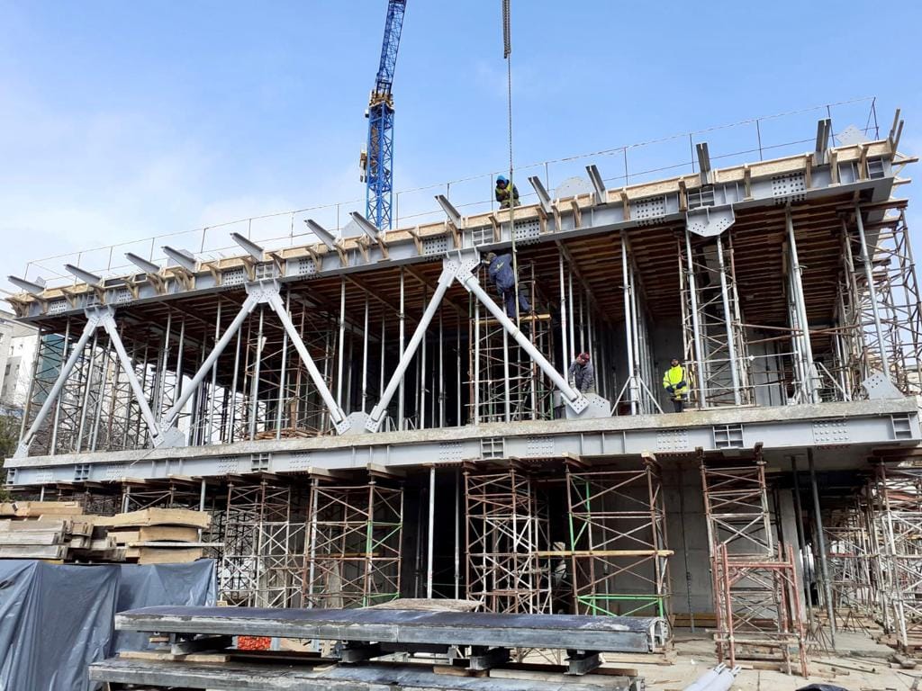 Reîncep lucrările la cinematograful Favorit din Drumul Taberei