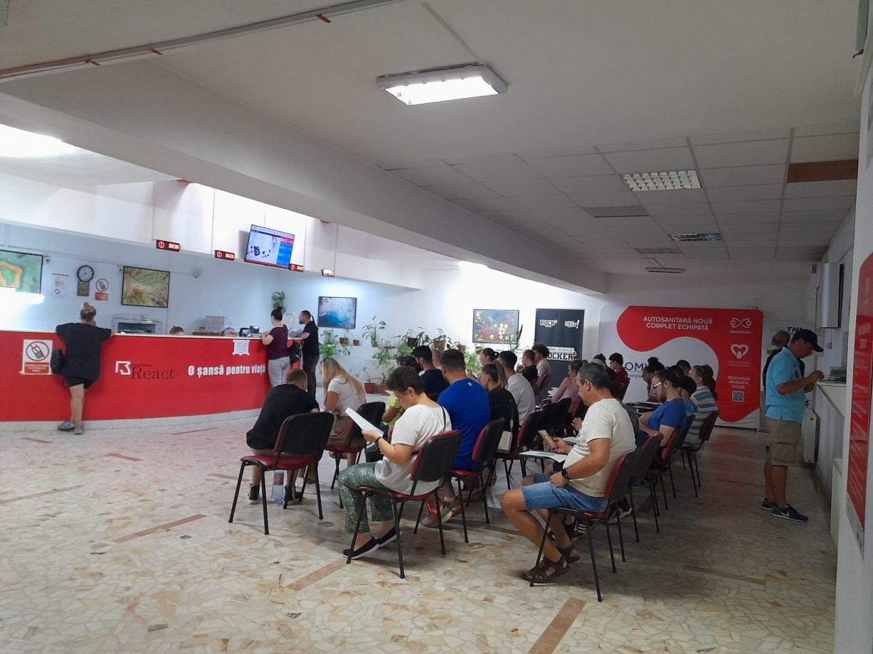Peste 500 de bucureșteni au donat sânge pentru victimele exploziilor de la Crevedia