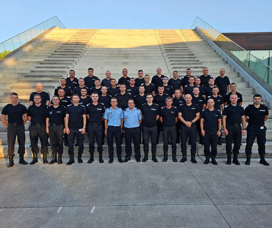 Modulul național specializat de stins incendii de pădure al României, dislocat în Franța, a fost operaționalizat