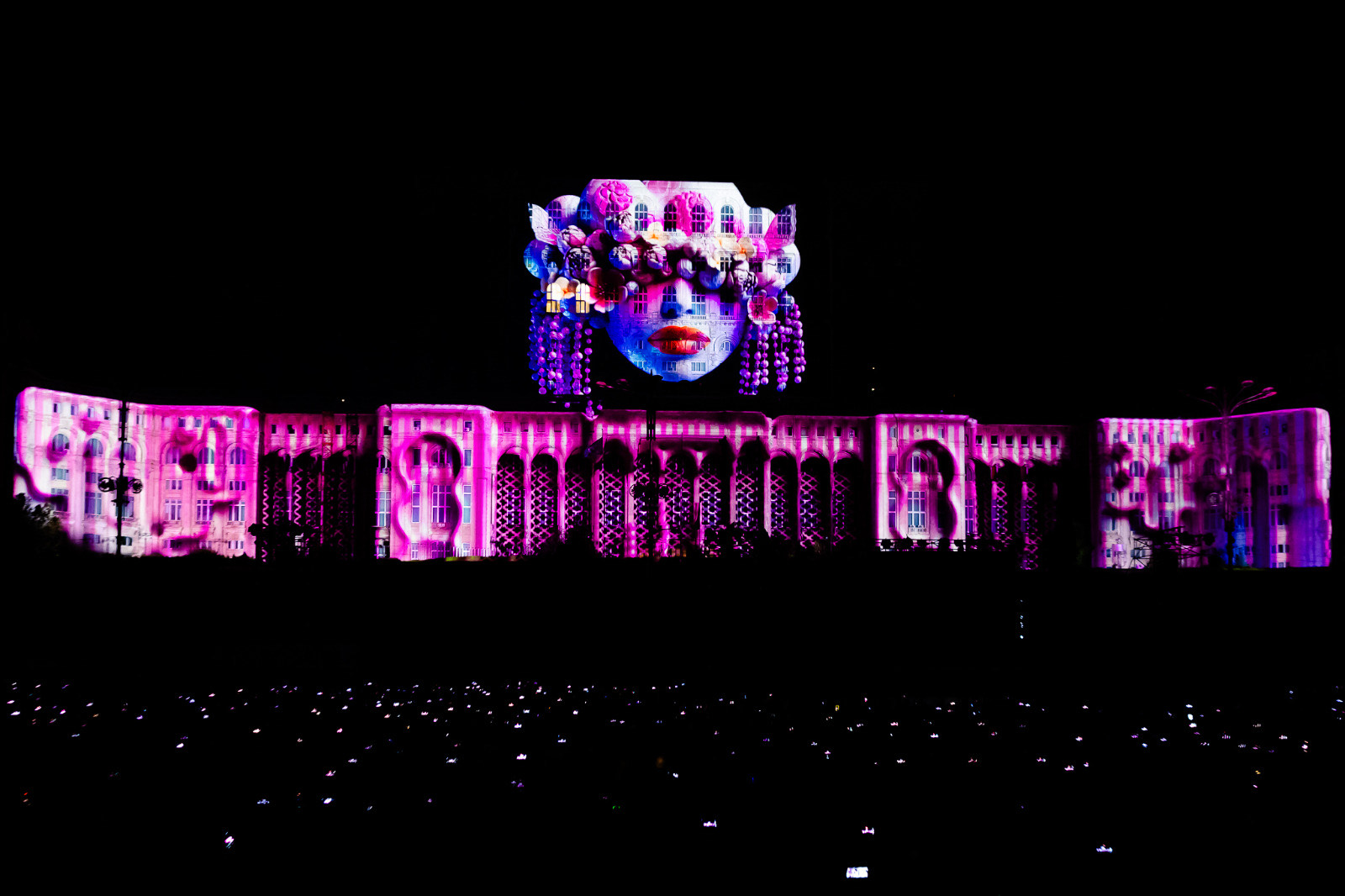 Concursul “iMapp Bucharest – Winners League” readuce spectacolul artelor vizuale, pe 21 septembrie, pe faţada Palatului Parlamentului