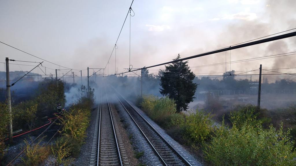 Incendiu la vagonul unui tren de călători; a fost activat Planul Roșu