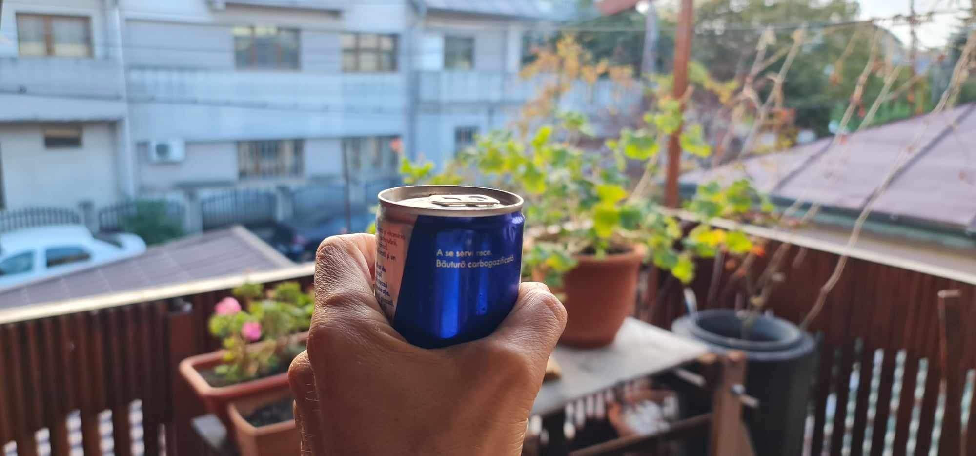 Proiectul care interzice consumul de energizante de către minori – adoptat de Camera Deputaţilor