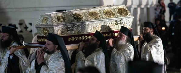 Peste 52.000 de pelerini au ajuns la Mitropolia Moldovei să se închine la moaştele Sfintei Cuvioase Parascheva