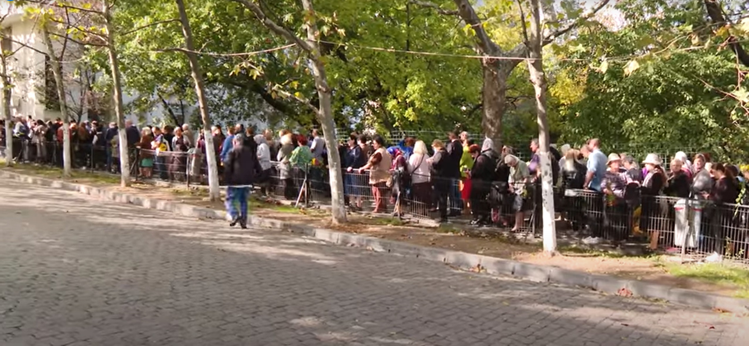 Mii de credinciosi, in pelerinaj, la sărbătoarea Sfântului Cuvios Dimitrie cel Nou, Ocrotitorul Bucureştilor