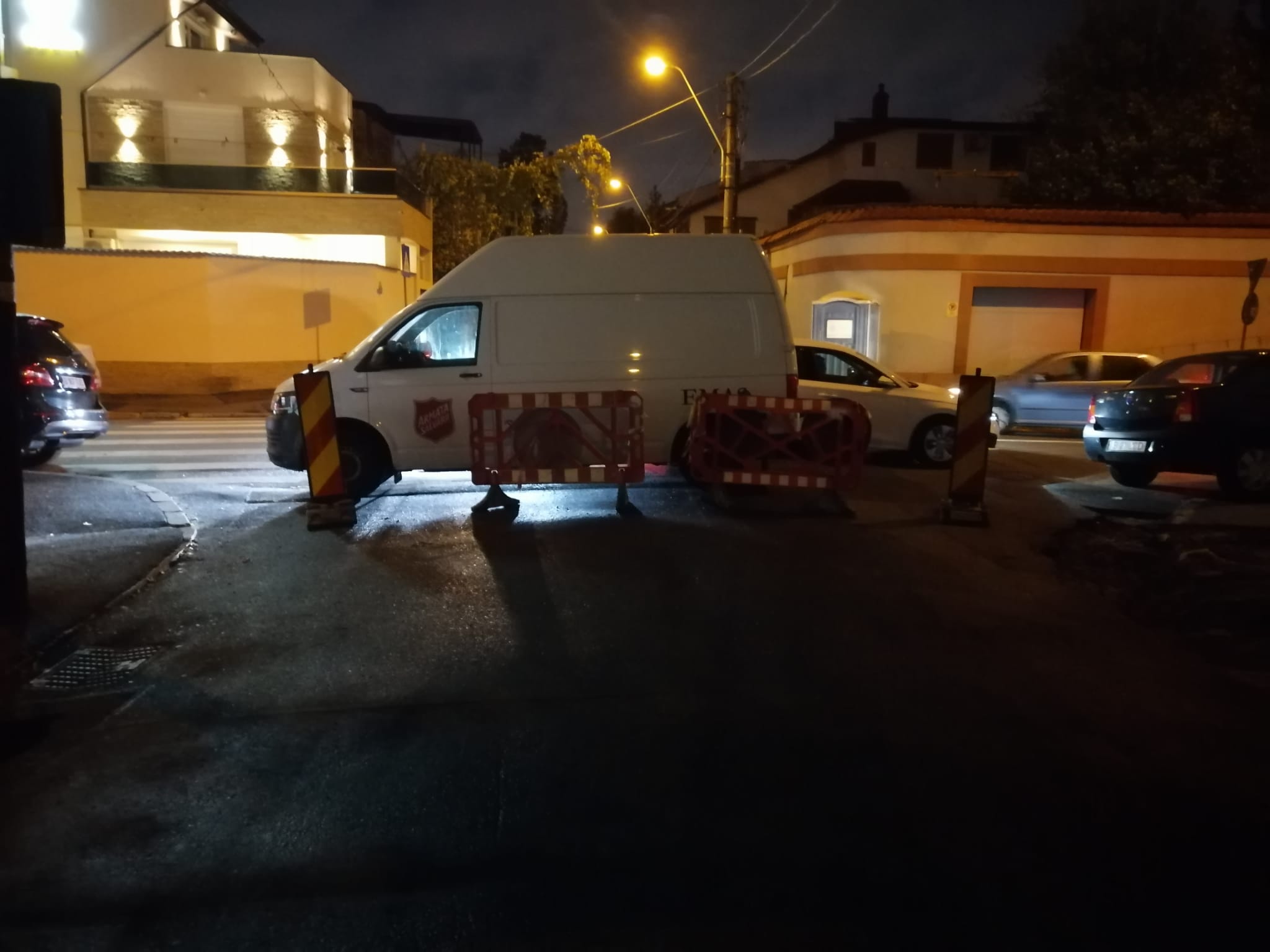 Protest al locuitorilor de pe Strada Dumitru Zossima!