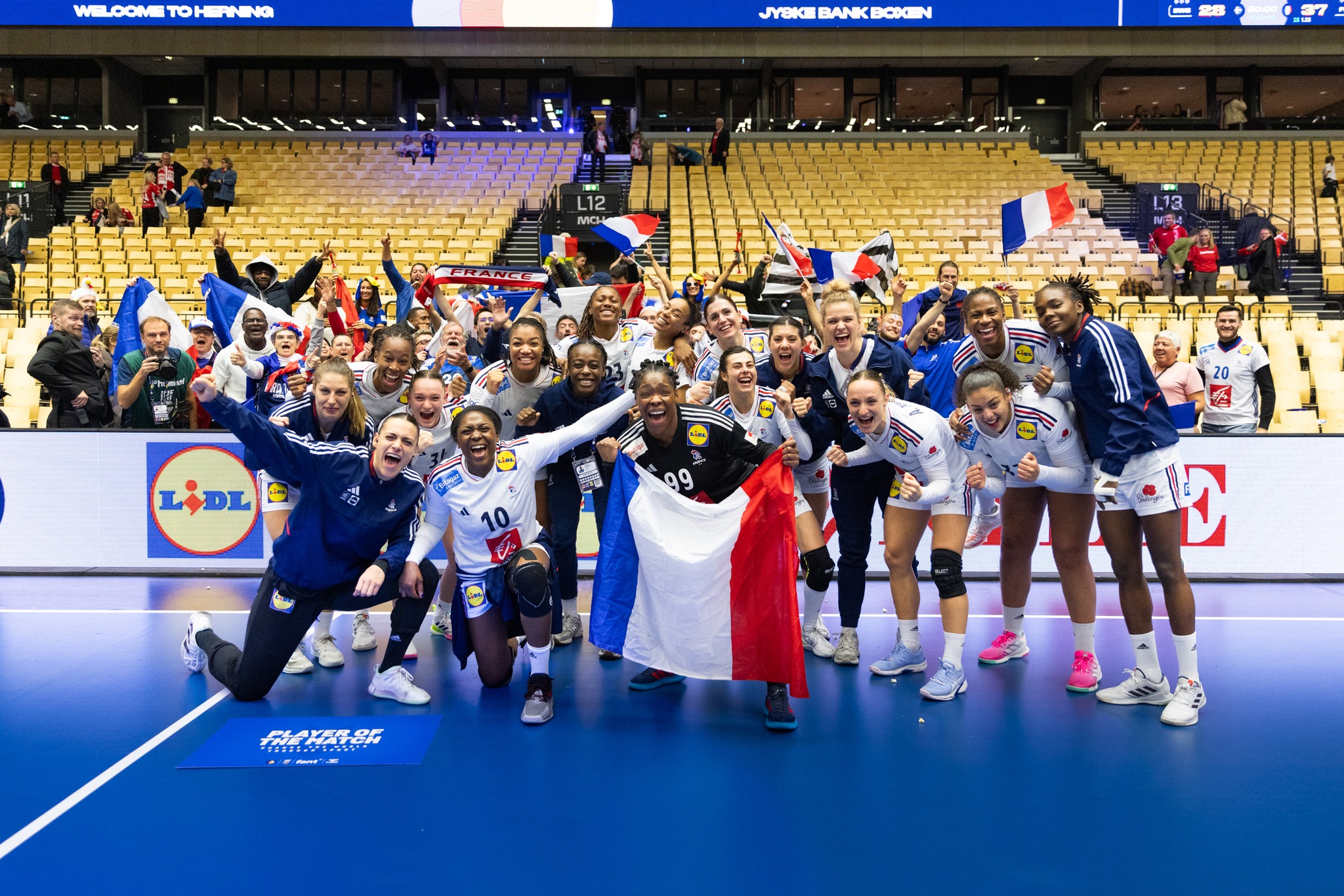 C’est très magnifique! Franța își ia revanșa în fața Norvegiei și este noua campioană mondială la handbal feminin