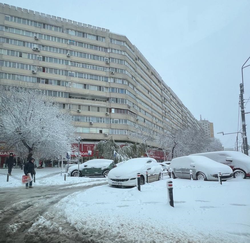 Snow alert și utilaje de deszăpezire pe străzile Capitalei