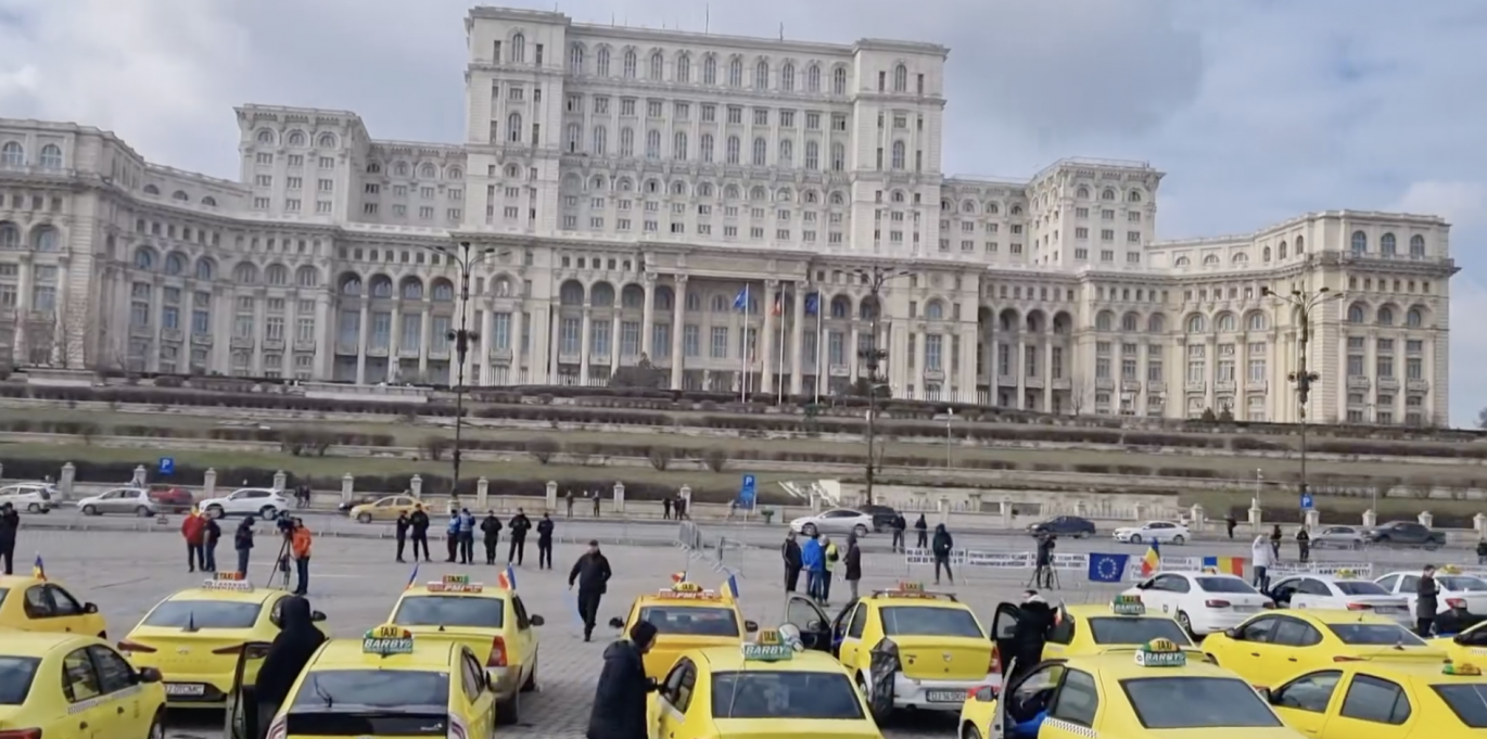 Reprezentanţii taximetriştilor se întâlnesc joi cu autorităţile pentru a discuta despre modificarea legislaţiei în domeniu