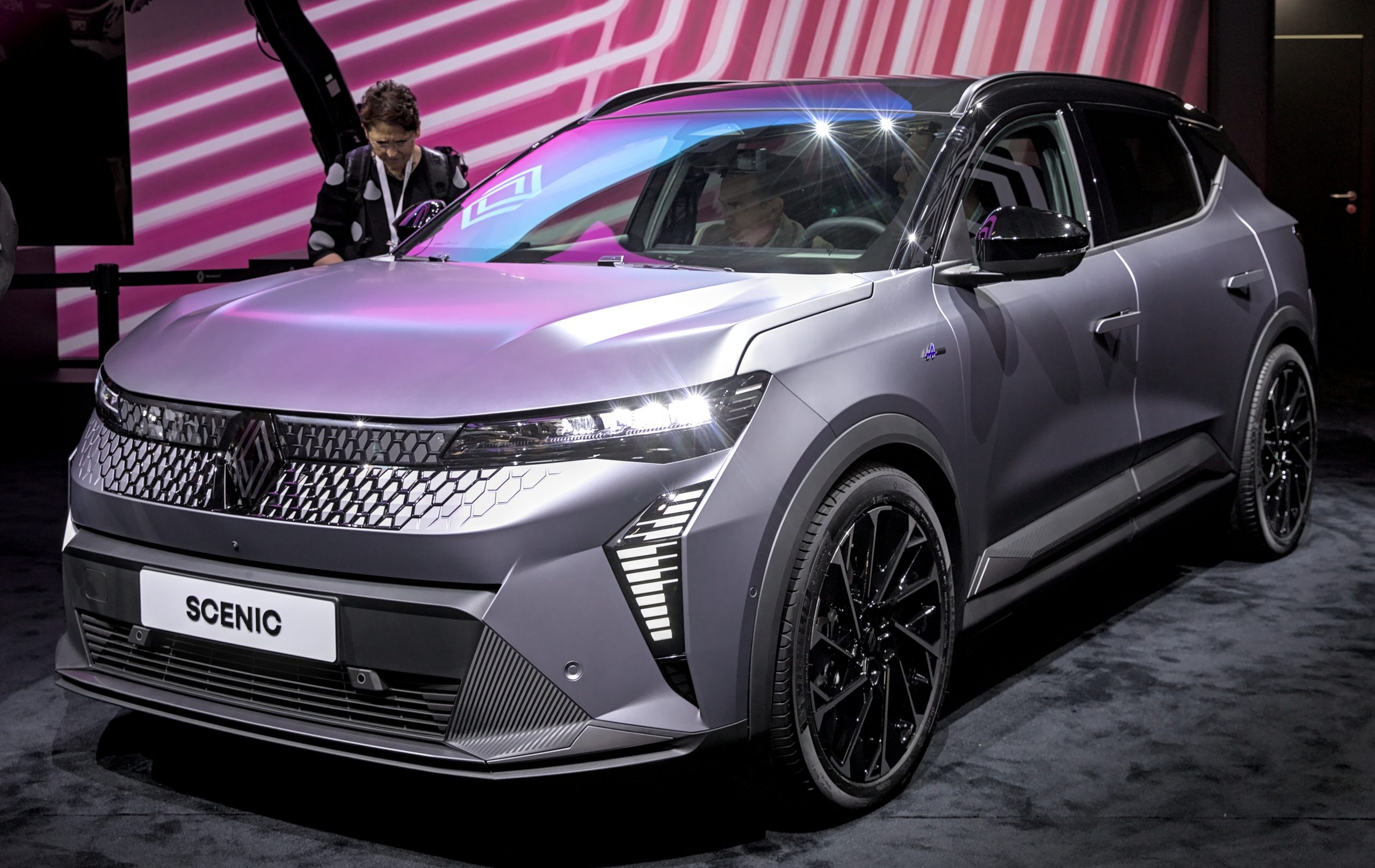 Renault Scenic E-Tech a fost desemnată Maşina Anului 2024