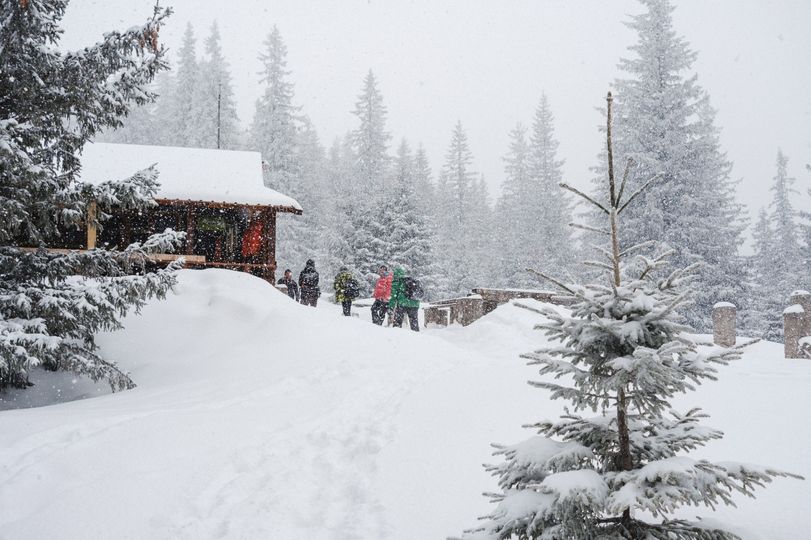 Căsătorii de o zi, de Dragobete, la peste 1500 de metri altitudine în Munții Făgăraş