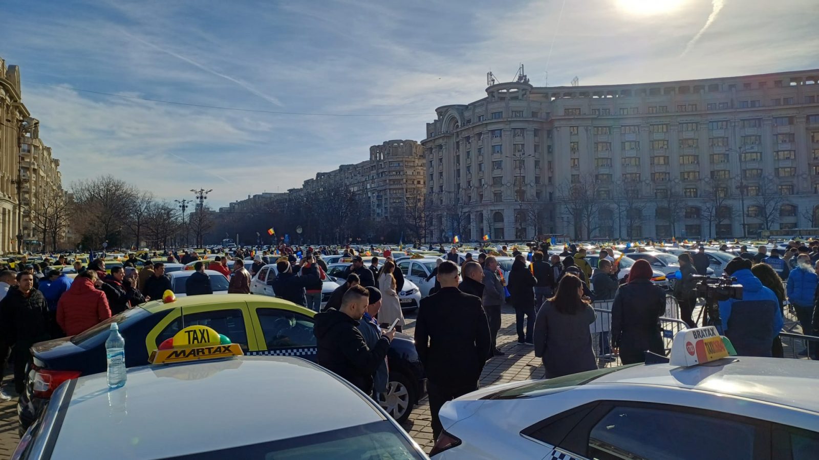 Protest al taximetriştilor în Piaţa Constituţiei