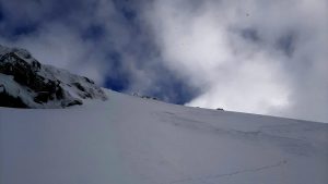 Risc mare de avalanșă în Bucegi și Făgăraș. Avertizări pentru mai multe masive montane din țară
