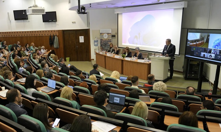 Universitatea din București a lansat, în cadrul unei conferințe, rezultatele evaluării naționale ICCS