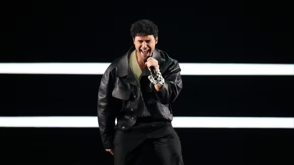 Primul scandal la Eurovision, după ce un simbol pro-palestinian a fost afișat pe scenă chiar în deschiderea concursului!