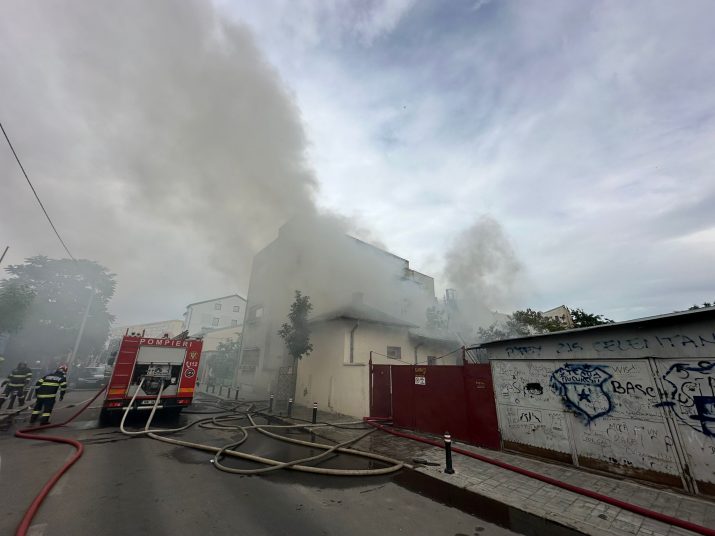 Incendiu la o casă din Sectorul 2