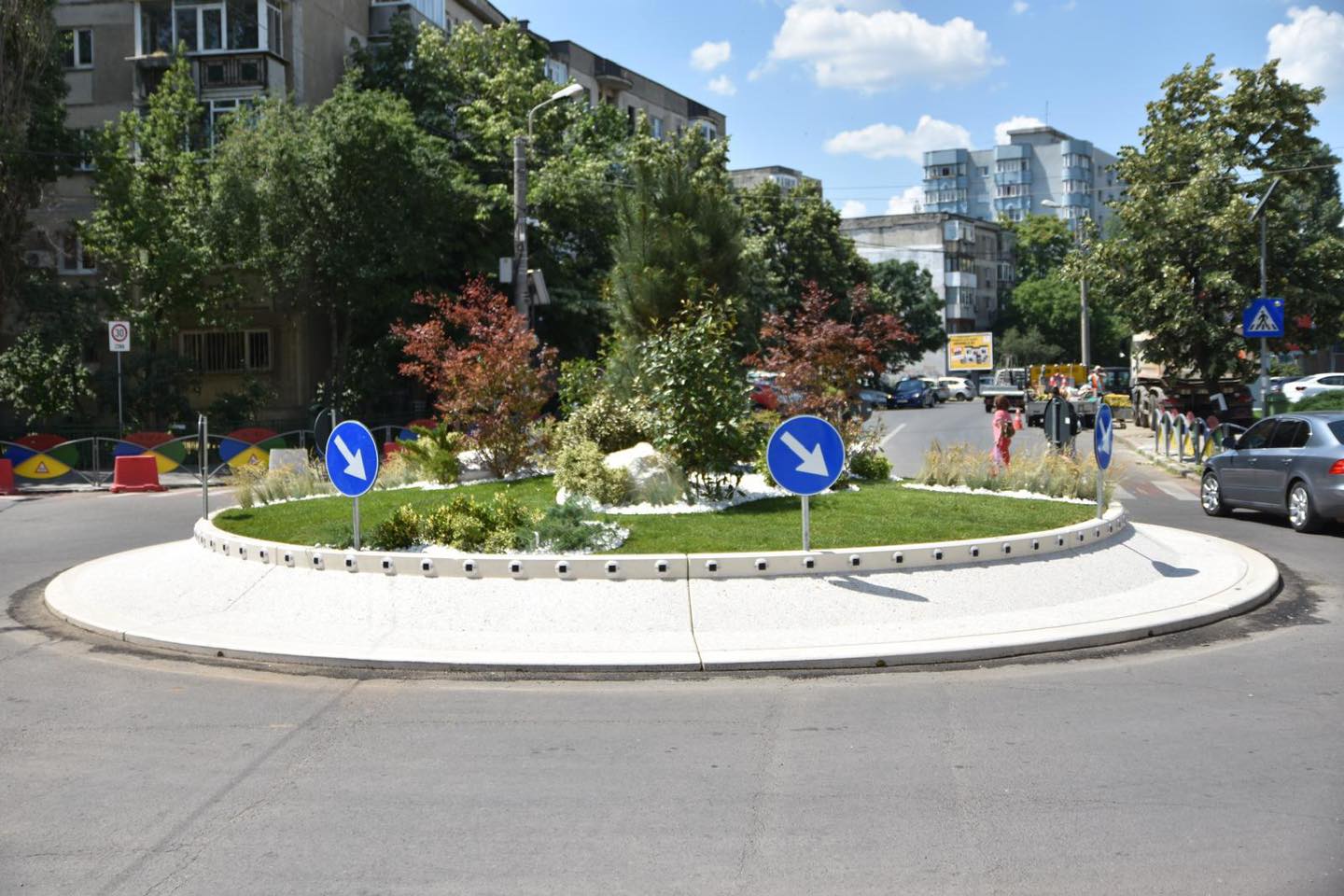 Noi sensuri giratorii, in Capitala