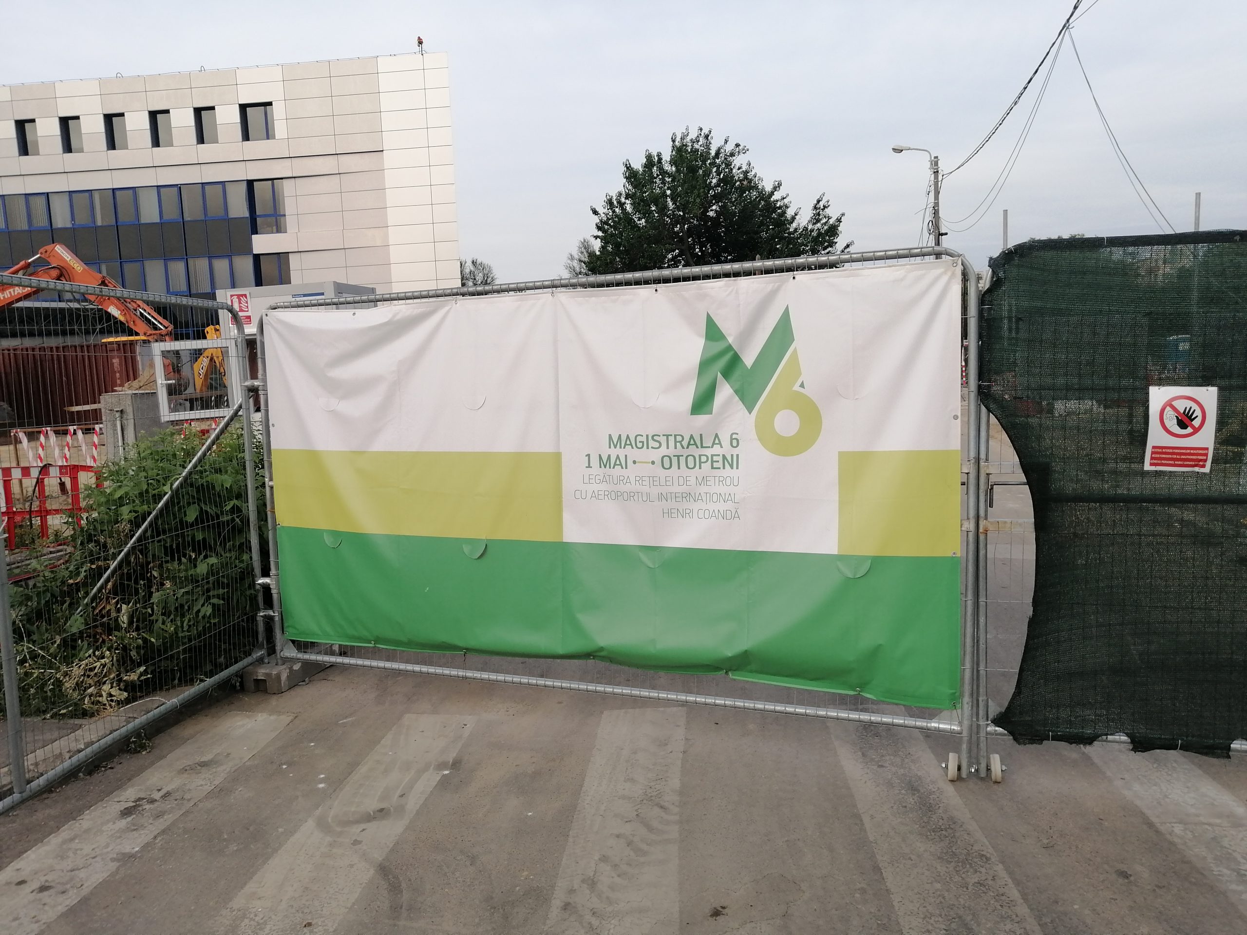 Locuitorii din zona afectată de lucrările la M6 își cer dreptatea în instanță