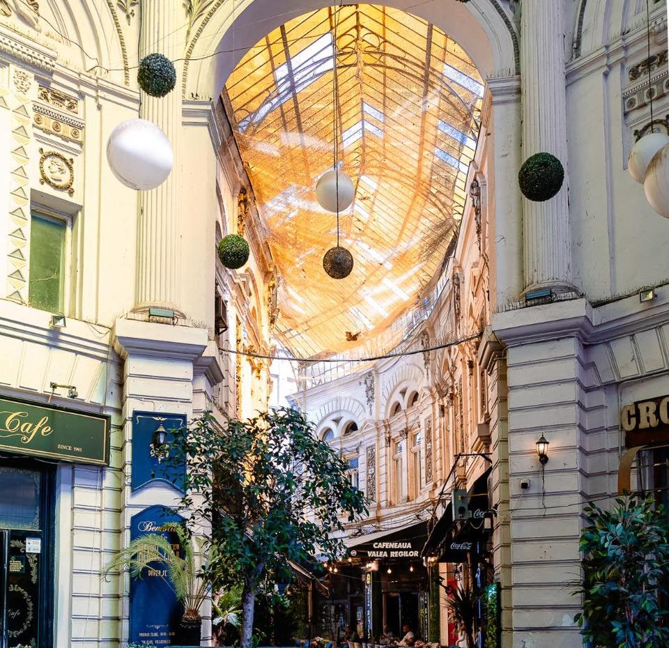 Primăria Capitalei a câștigat o parte dintre clădirile adiacente Pasajului Macca-Vilacrosse!