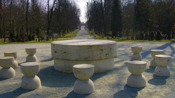 Ansamblul Monumental ”Calea Eroilor”de Constantin Brâncuşi şi Frontierele Imperiului Roman – Dacia au fost înscrise în Lista UNESCO