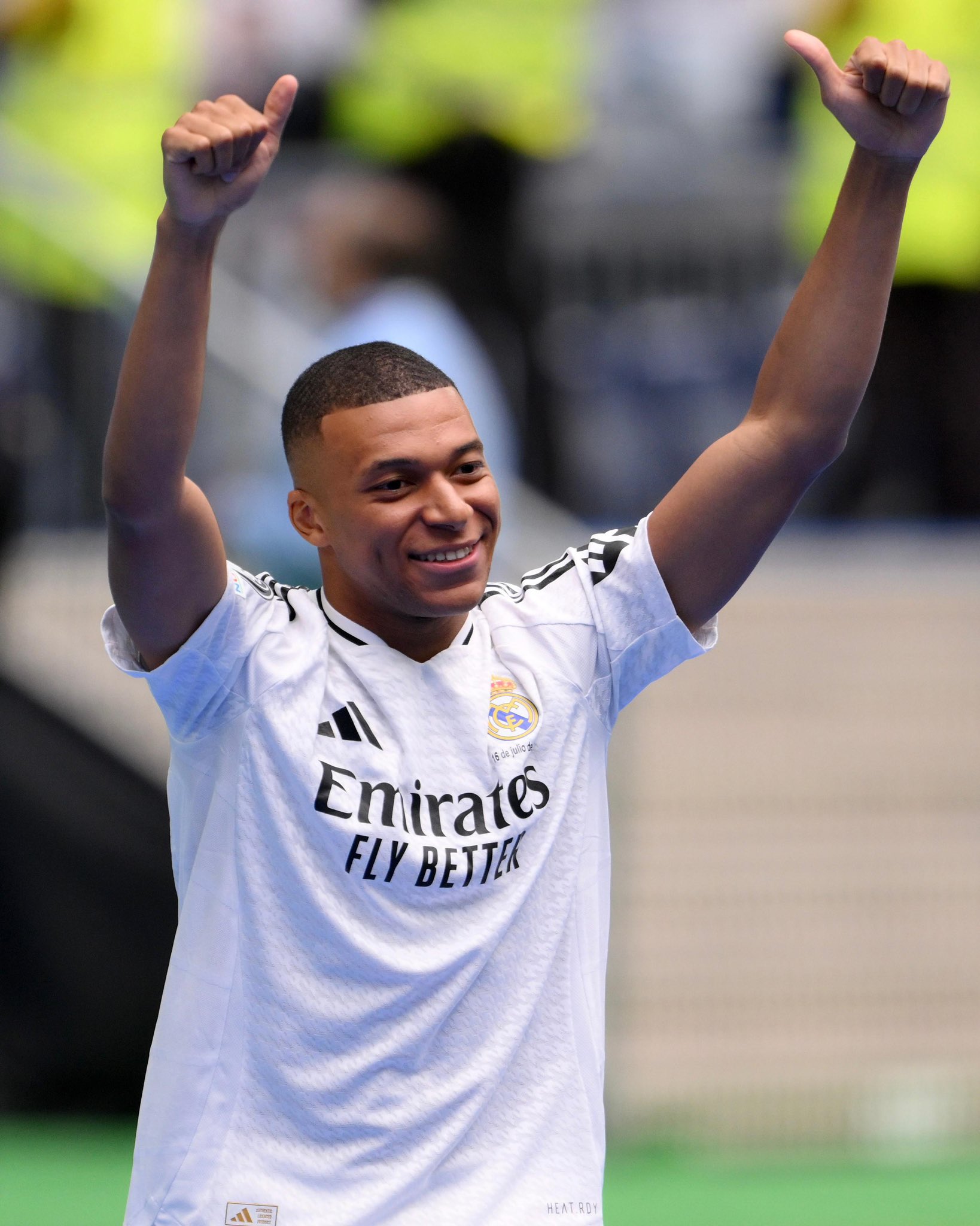 Zi istorică la Madrid: Kylian Mbappe, prezentat oficial în fața unui stadion plin ochi care a fost ”flatat” de discursul ținut în limba spaniolă de fostul campion mondial