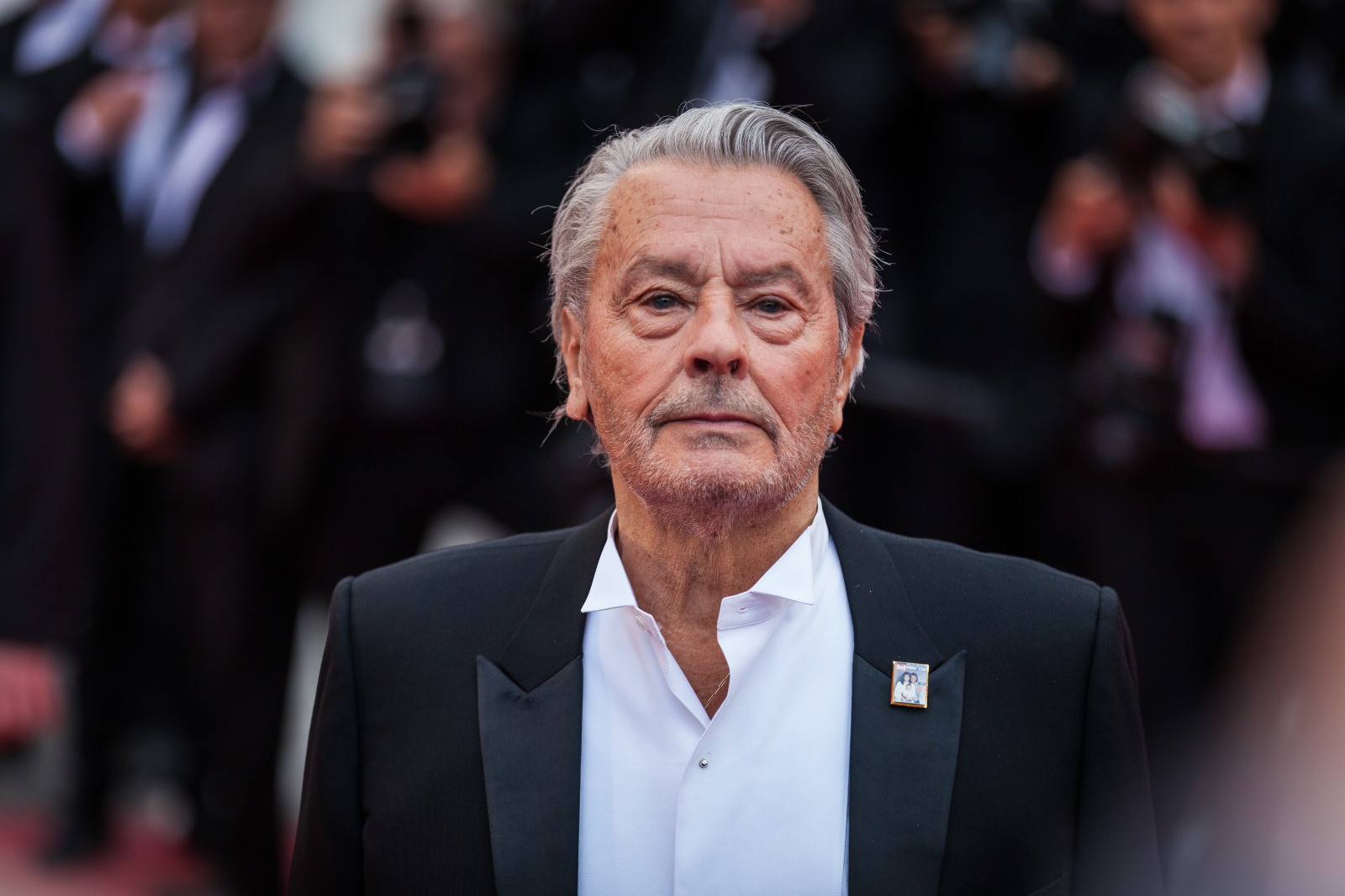 A murit Alain Delon