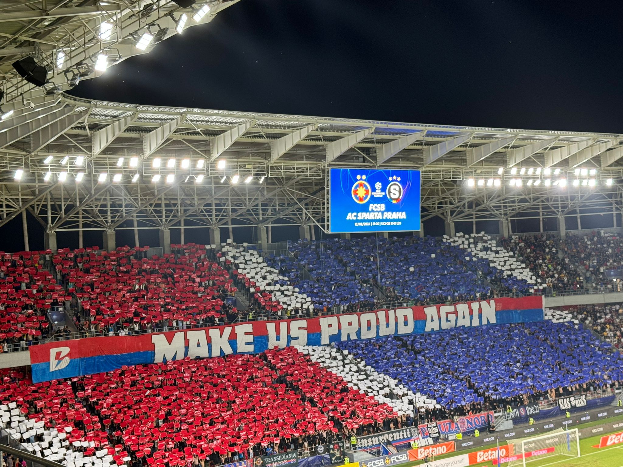 FCSB recuperează în a doua repriză, dar Sparta Praga învinge și progresează în play-off-ul UCL. ”Roș-albaștri” pierd în fața unui stadion plin și merg în Europa League