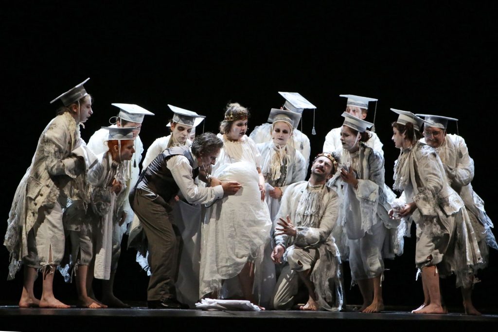 Premiere la început de stagiune în teatrele bucureștene