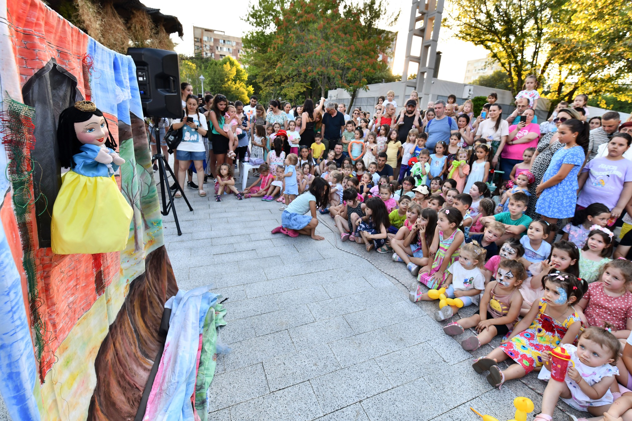 Paradisul copiilor, sâmbătă seara, in Piațeta Favorit
