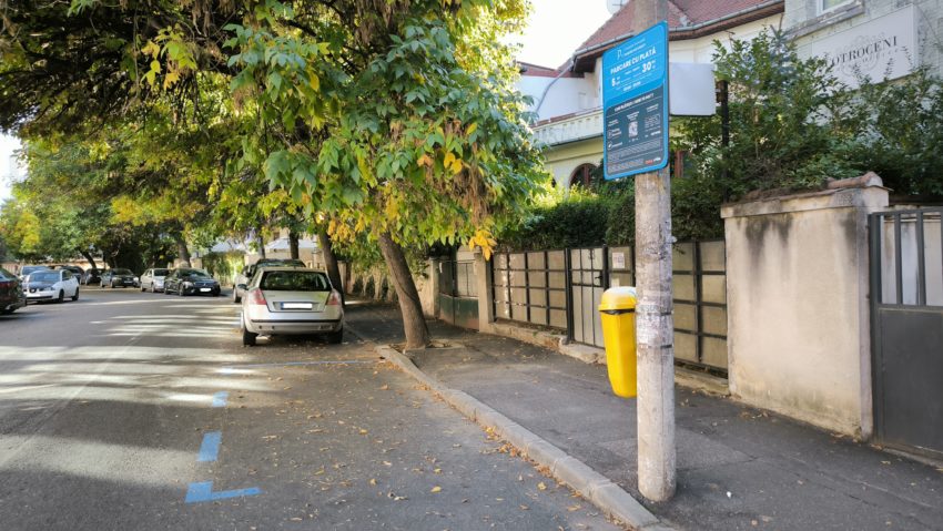 Șoferii cu mașini hibride pierd gratuitatea în parcările Municipalității!