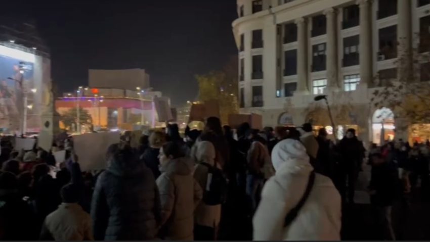 Protest în faţa sediului Guvernului împotriva pensiilor speciale
