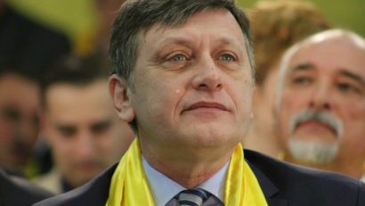 UPDATE: Crin Antonescu și-a depus candidatura la alegerile prezidențiale!