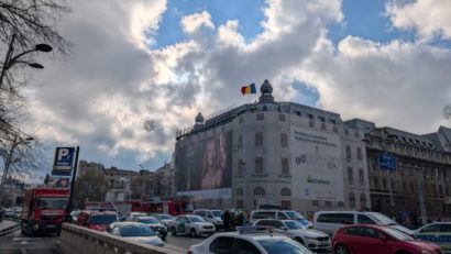 DGPMB: Cercetări la persoane bănuite că lipeau sitckere QR peste cele originale în parcări pentru a sustrage bani